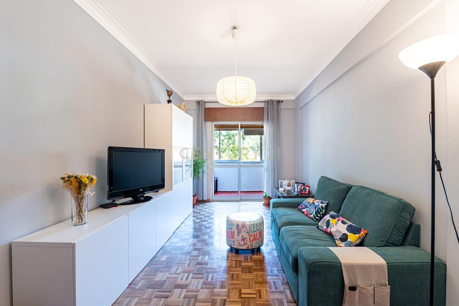 Fotografia 9 de Apartamento T2 com elevador e varandas, em Algueirão-Mem Martins, Sintra