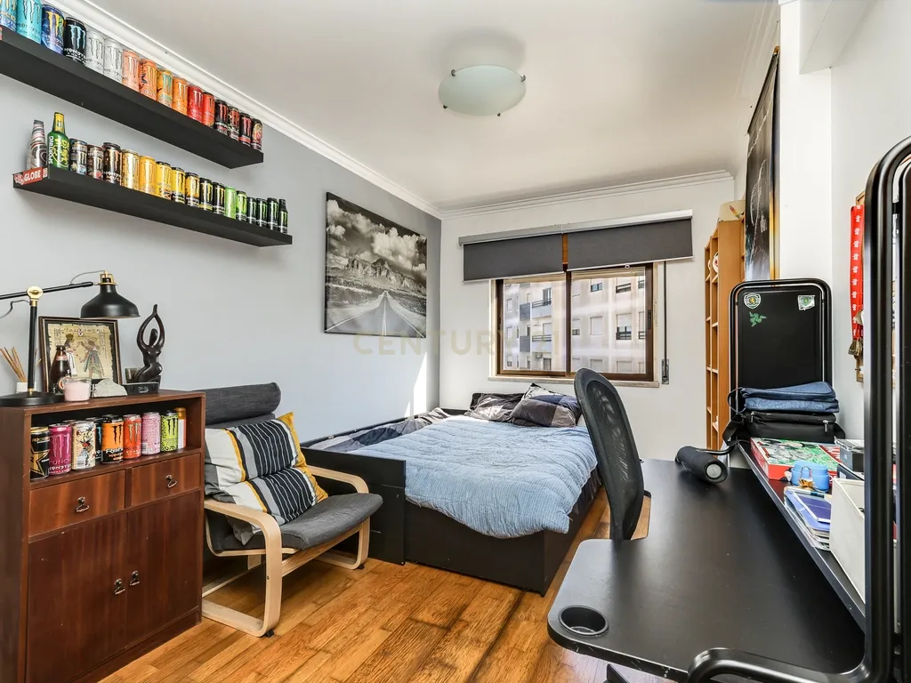 Apartamento T2 em Monte Abraão 97m², Varanda e Lareira - Image 15