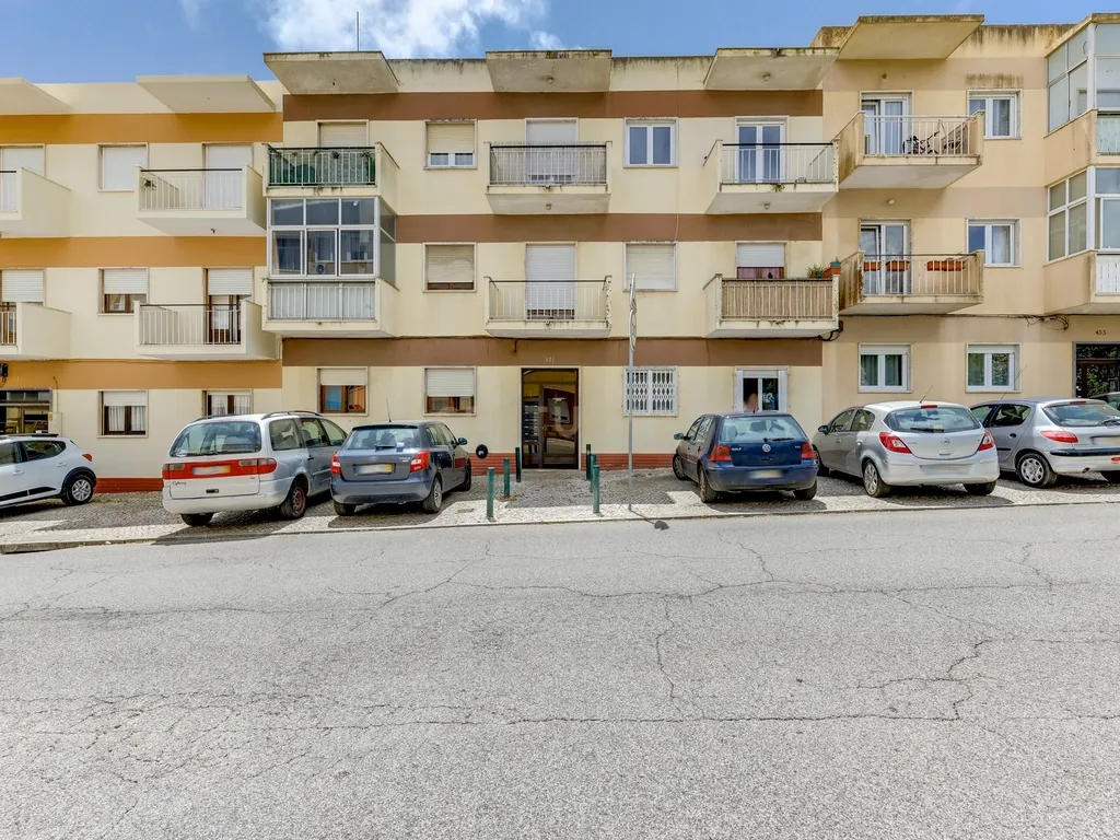 Apartamento T3 em Cascais com Luz Natural e Boa Localização - Image 28