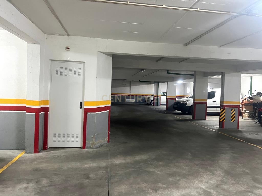 T2 com parqueamento e arrecadação -  Casas do Lago Serra de Carnaxide Amadora - Image 30