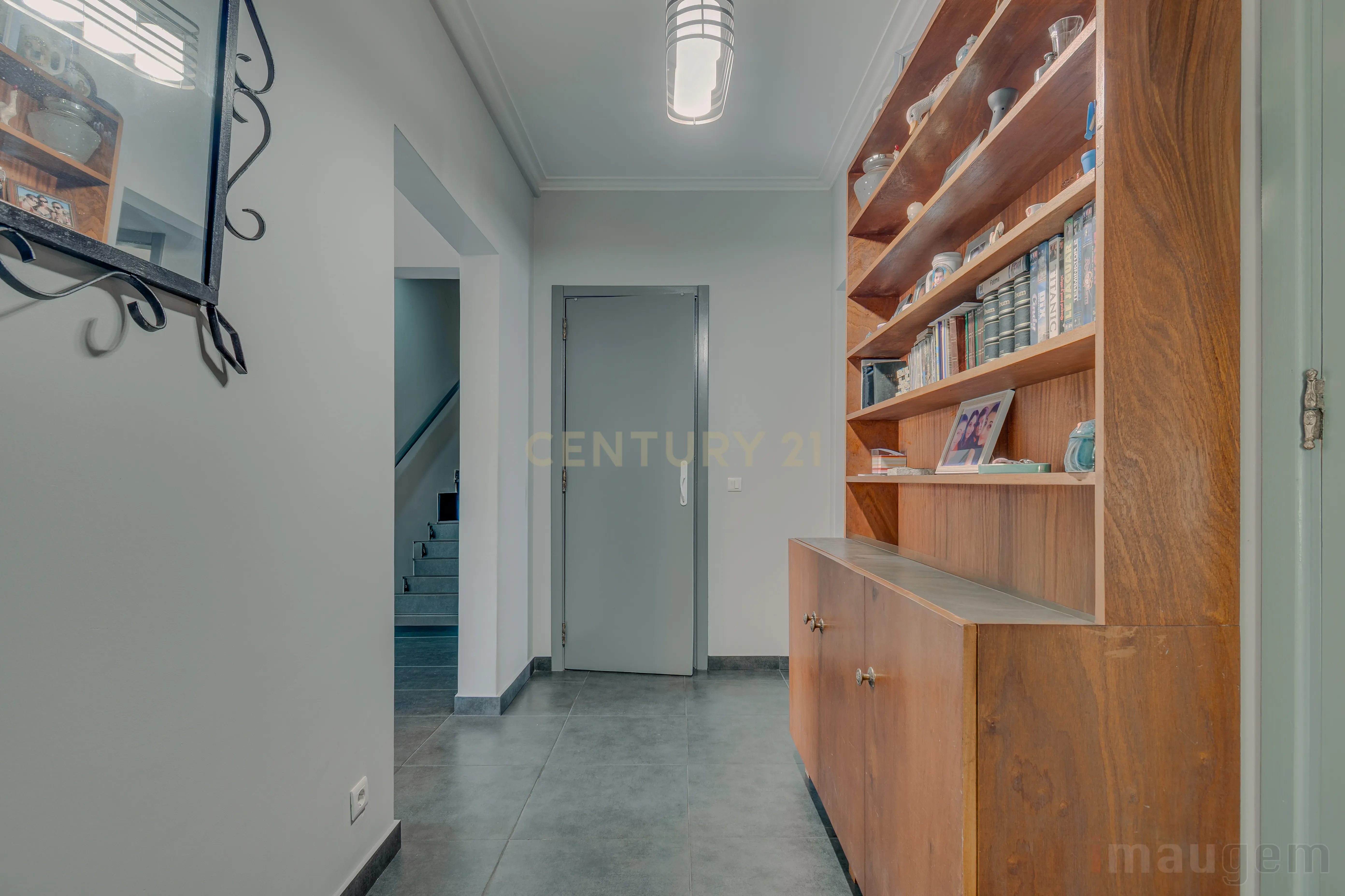 Fotografia 8 de T2+2 Renovado com Sótão, Espaço Exterior e Garagem — Centro de Tires