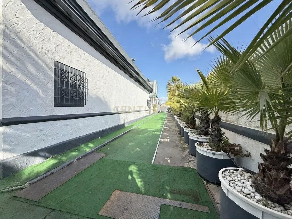 Edifício Comercial em Alcalá de Henares, Madrid - Image 42