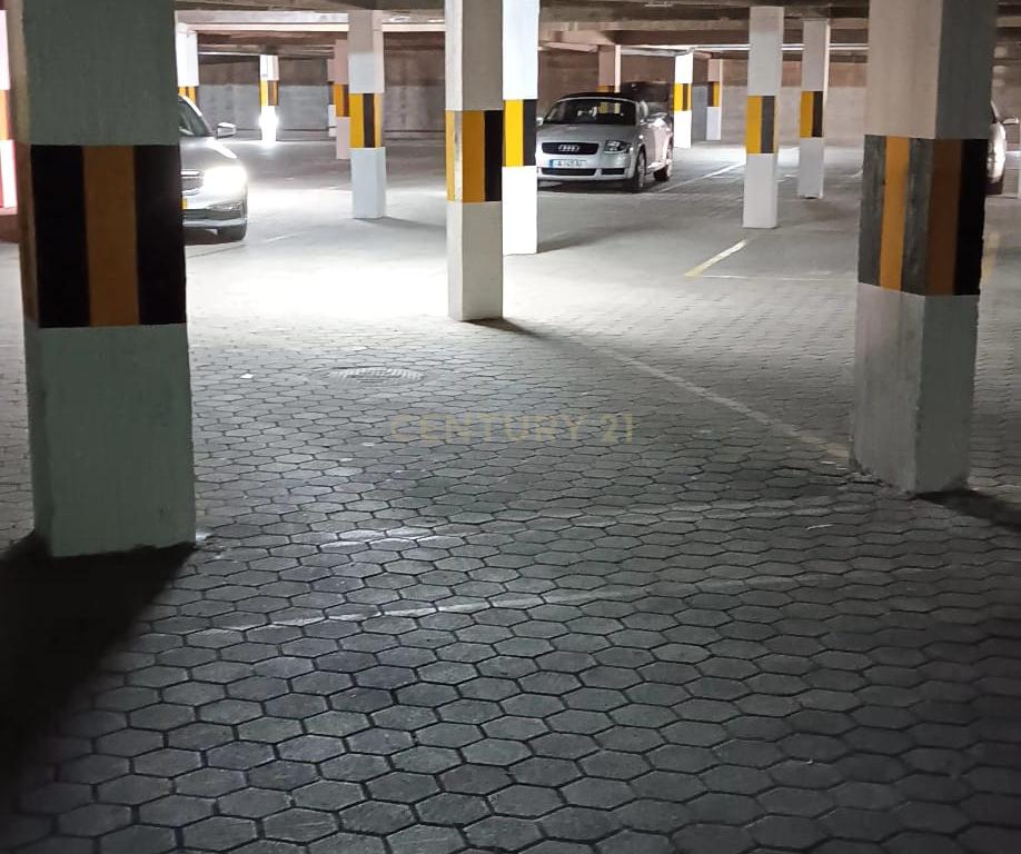 LUGAR GARAGEM EM ALVOR JUNTO PASTELARIA SUIÇA - Image 2
