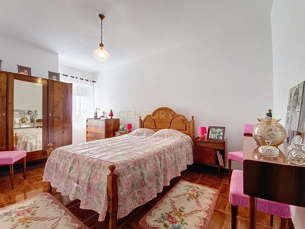 Casa T3 com Jardim e Terraço em Ponta Delgada, São Miguel - Image 8