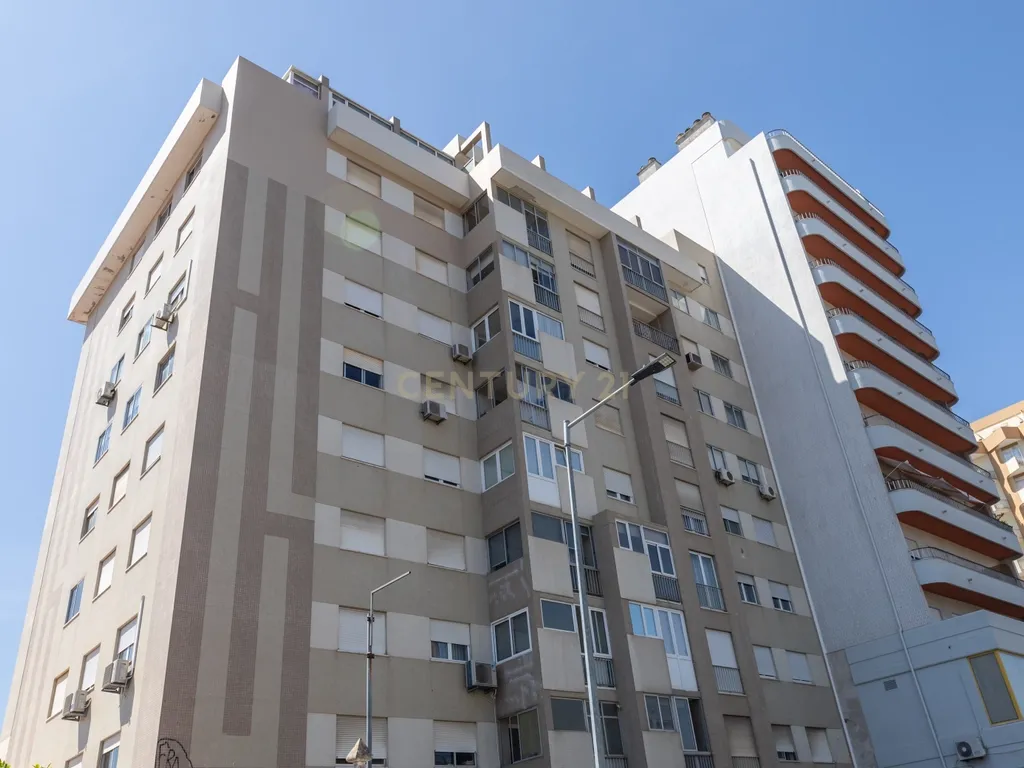 Apartamento 3 Ass. no centro de Setúbal – Av. 22 de Dezembro - Image 2