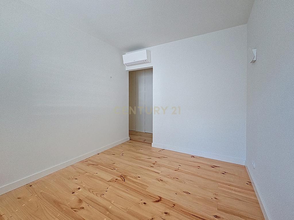 Apartamento T2 Novo – Rua do Bonjardim, Porto - Image 17