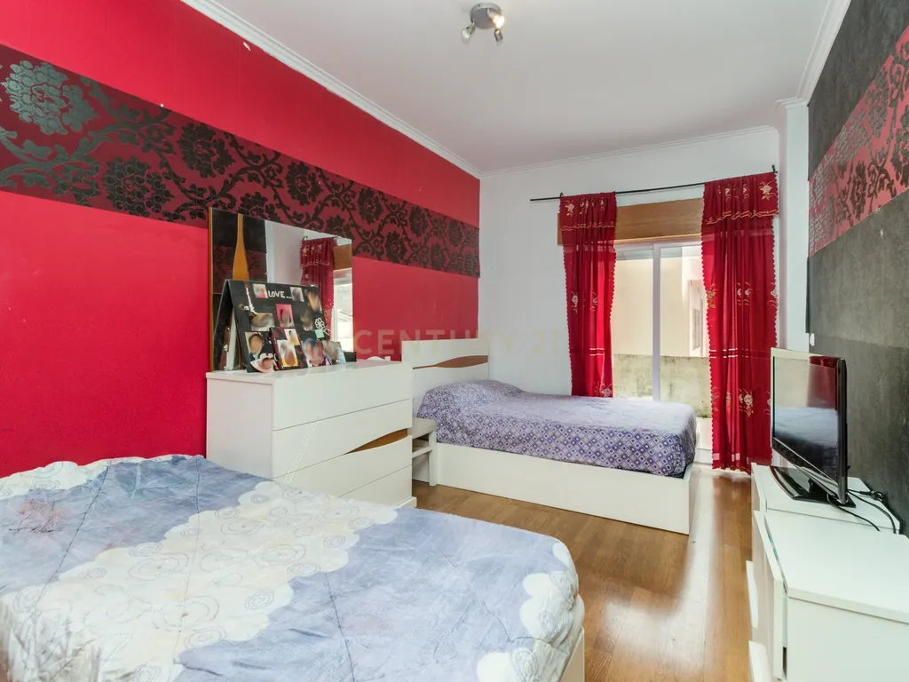 Apartamento T3 com Terraço e Acessibilidade em Amadora - Image 21