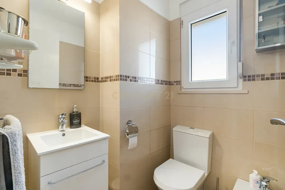 Apartamento T3 com Vista Mar no Centro de Tavira - Image 12