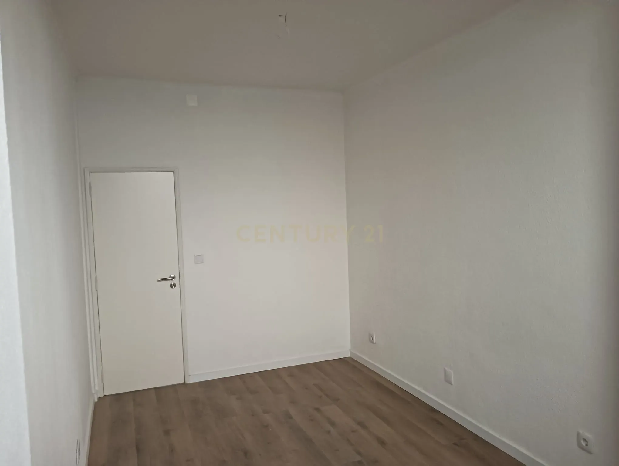 Apartamento para Investimento Metro de Alfornelos - Image 39