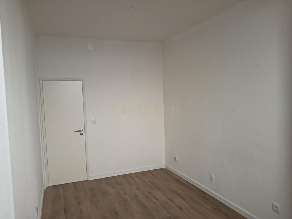 Apartamento para Investimento Metro de Alfornelos - Image 39