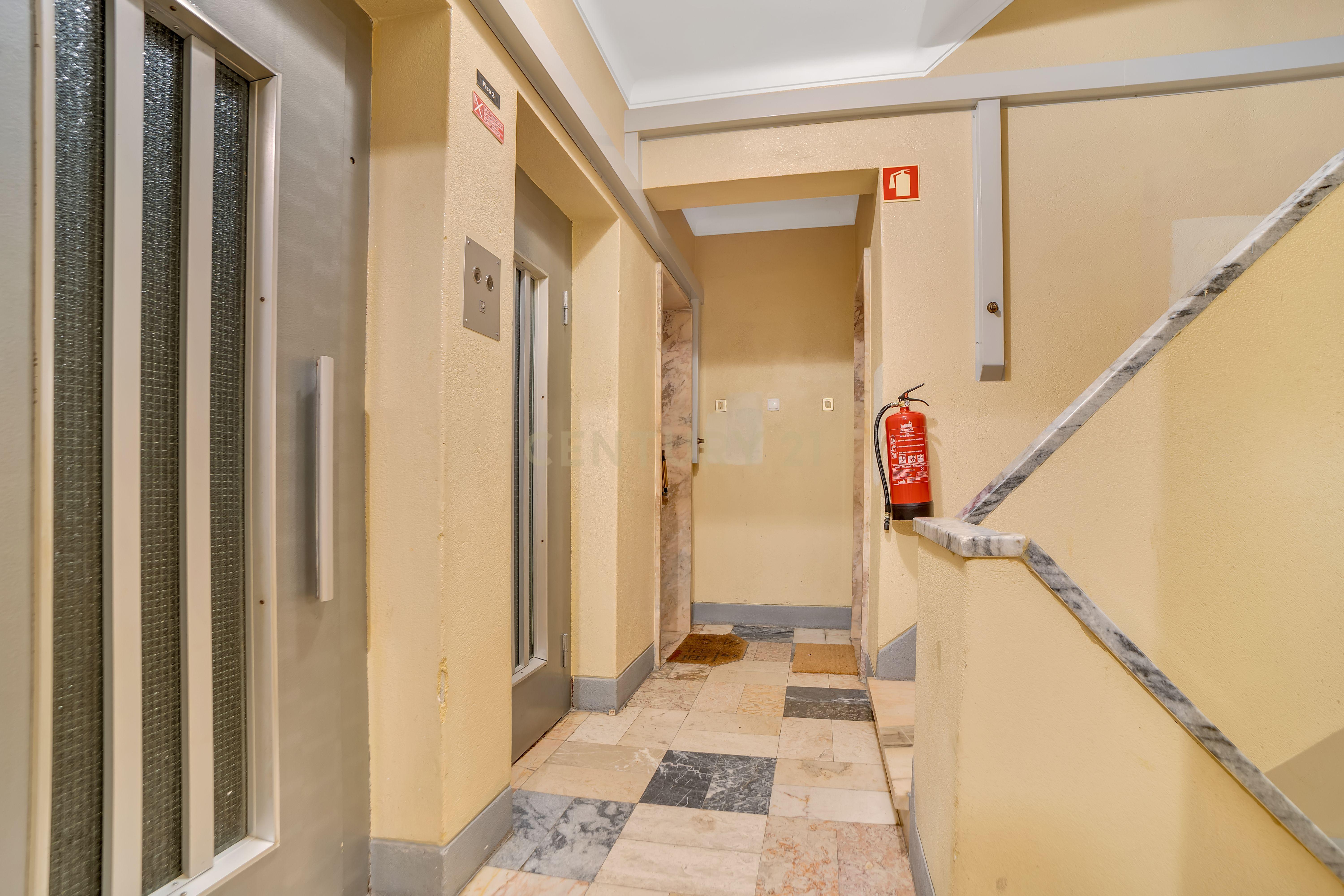 T1 PAÇO DE ARCOS - Image 11