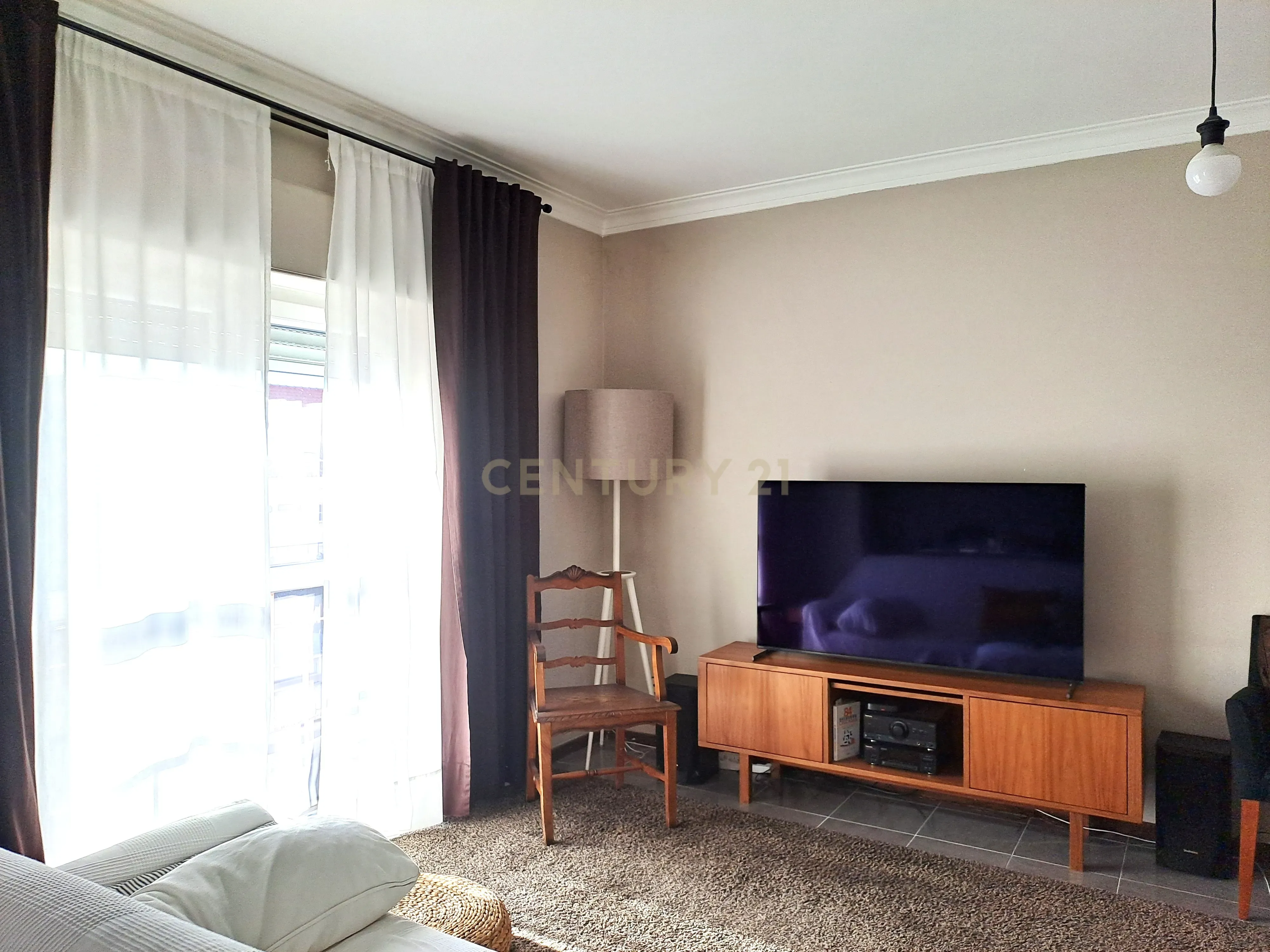 Apartamento T3+1 "duplex" em Pinheiro de Loures - Image 3
