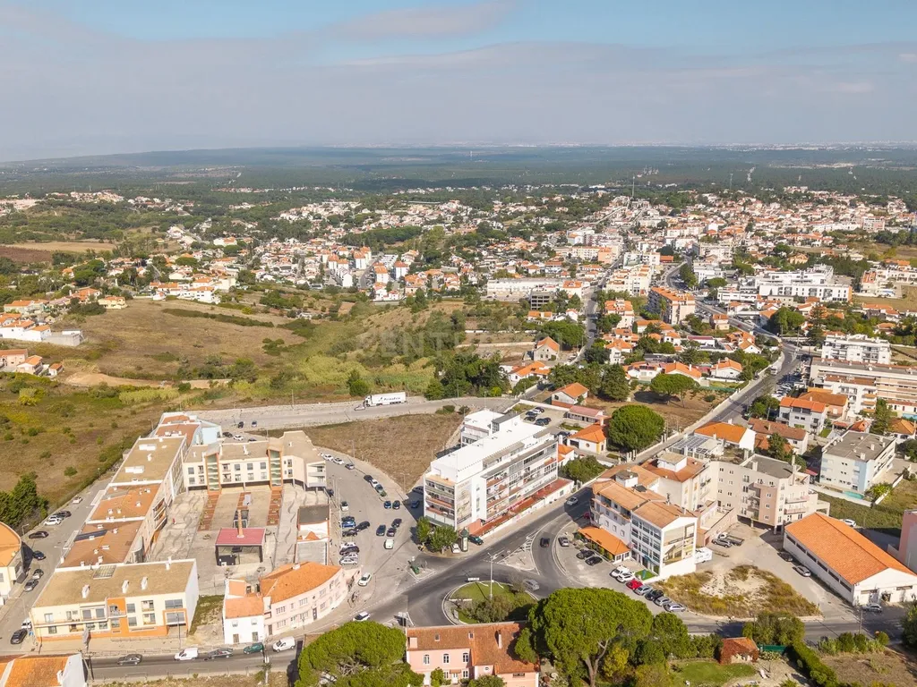 Terreno para construção de prédio residencial em Sesimbra (Castelo) - Image 2
