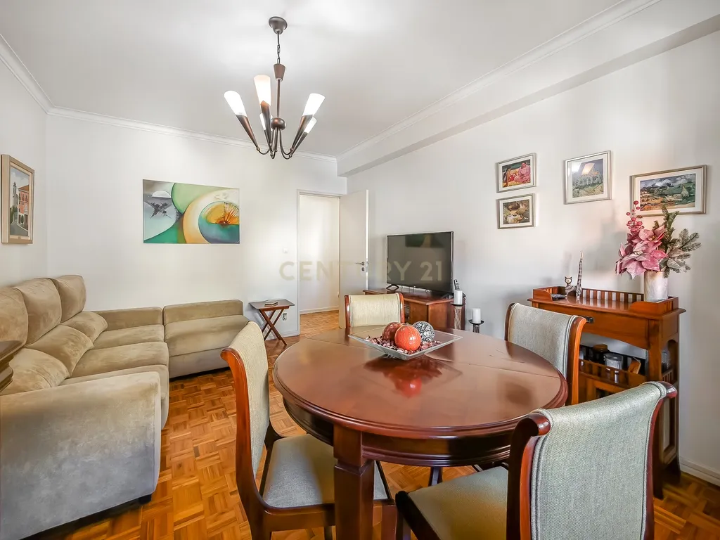 Apartamento T3 renovado no Prior Velho - Image 9