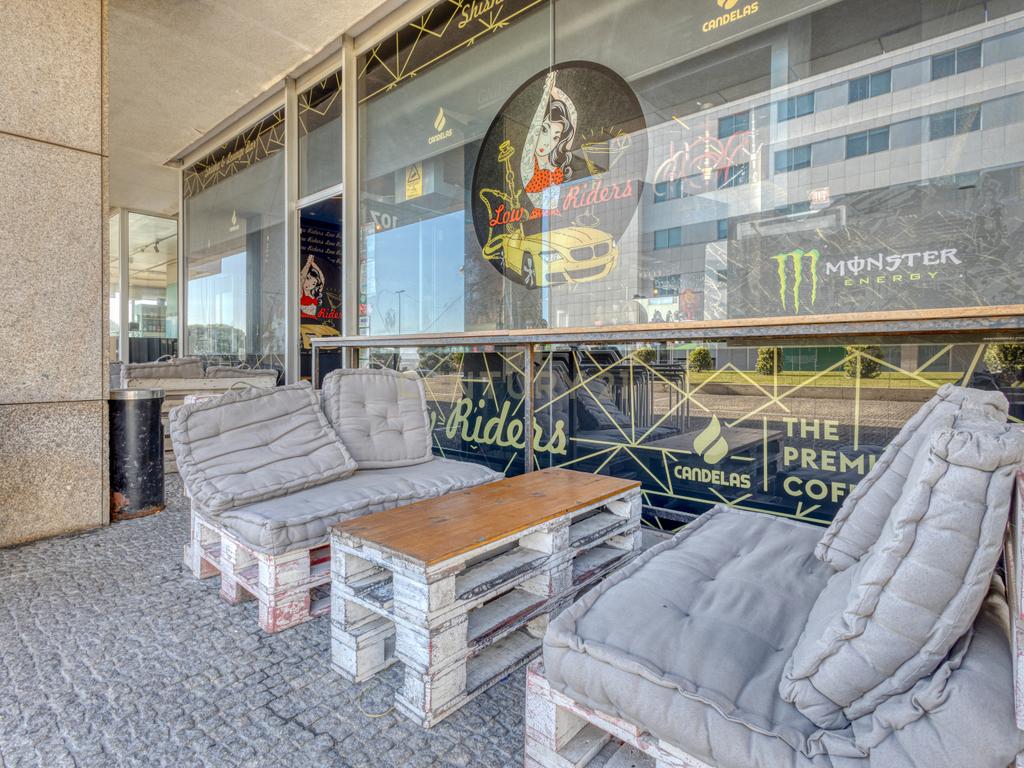 Trespasse de Bar na Zona de Praia de Leça da Palmeira - Image 16