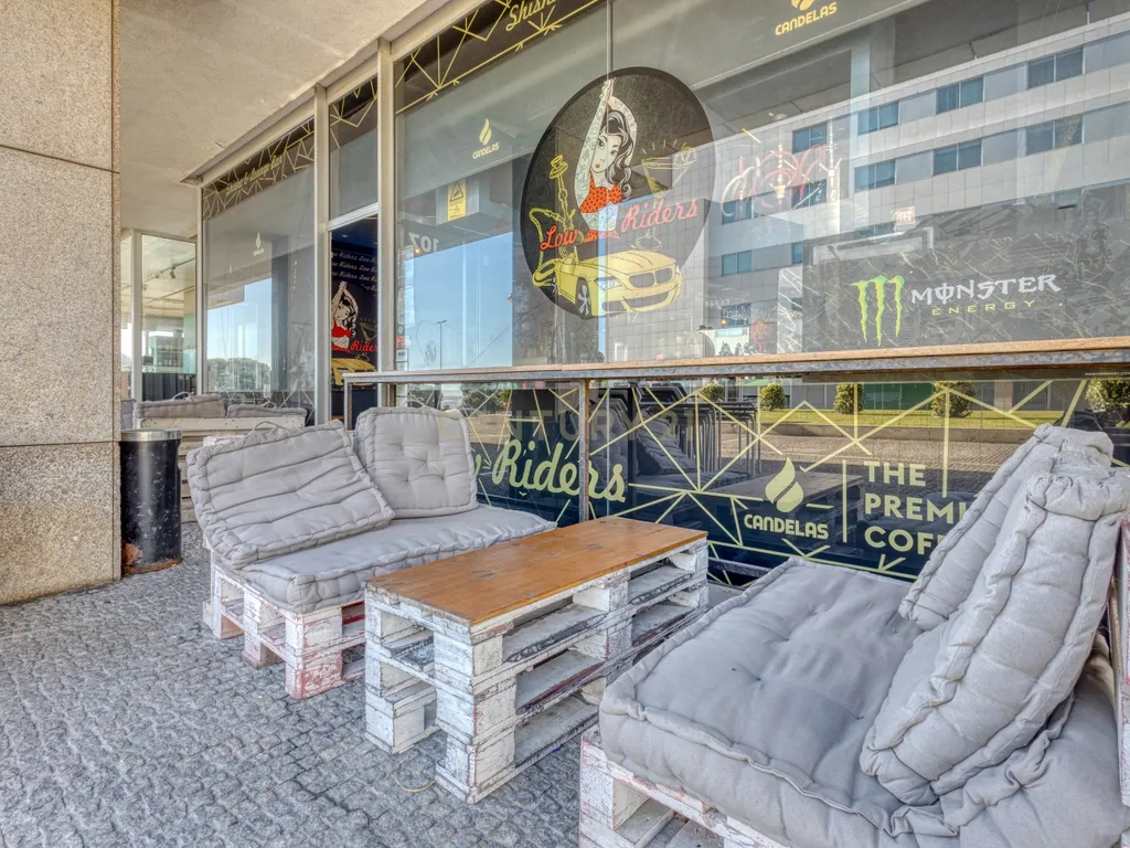 Trespasse de Bar na Zona de Praia de Leça da Palmeira - Image 16