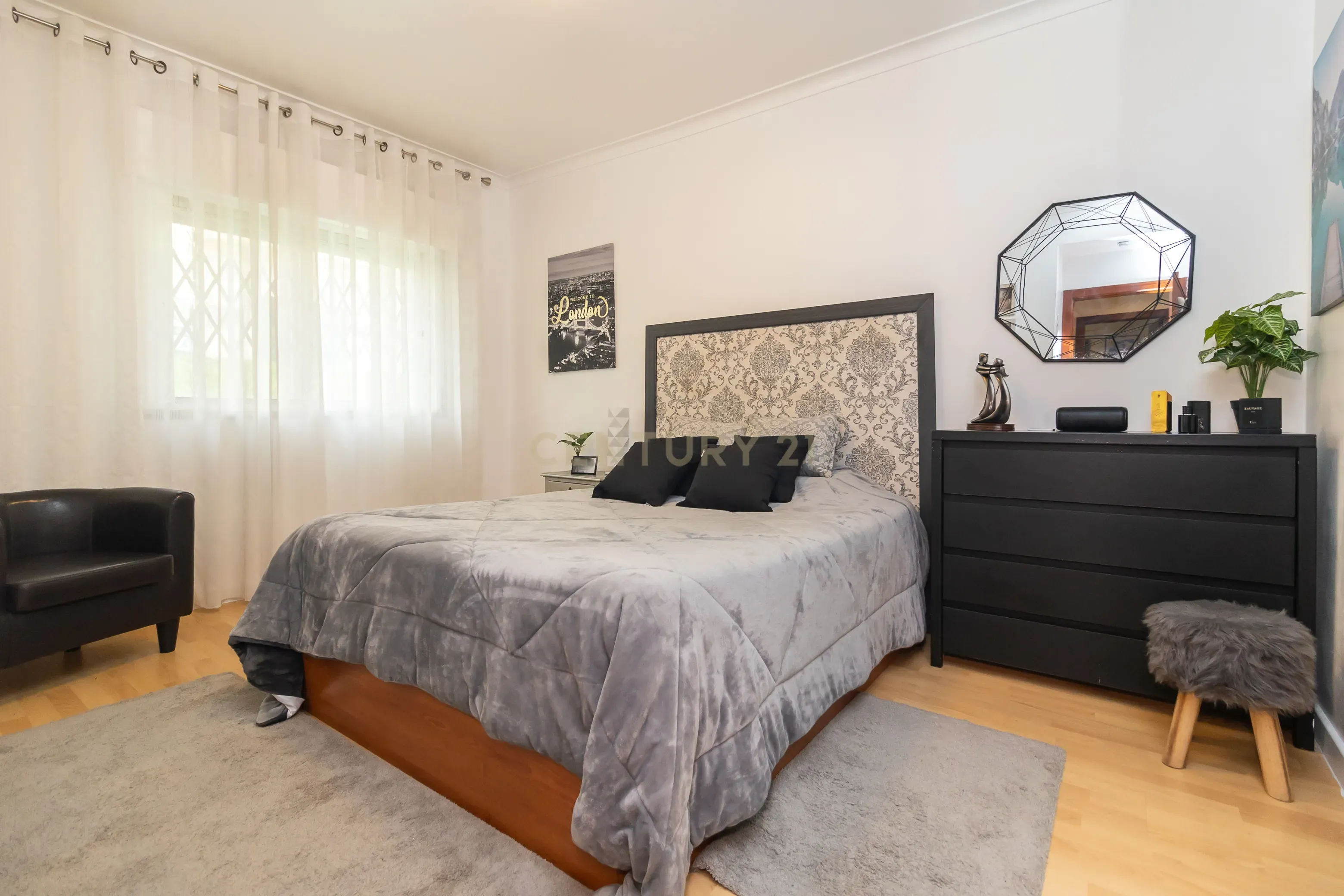 Apartamento T3 c/ 2WC em Vale Flores (RESERVADO) - Image 18