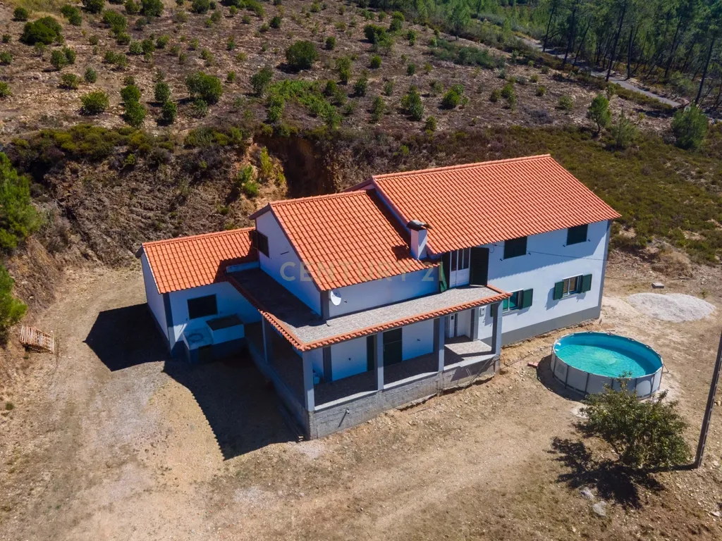 Espaço, Natureza e Tranquilidade: Moradia T6 em Cabril - Image 10
