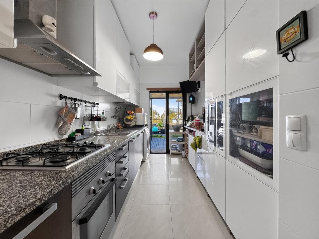 Apartamento T2 com Terraço de 37 m² na Urbanização do Bom Retiro - Image 6