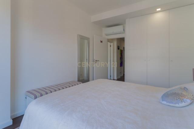 Luxuoso apartamento T3 duplex com Vista Panorâmica em Quinta de Santa Teresa, Charneca de caparica - Image 6