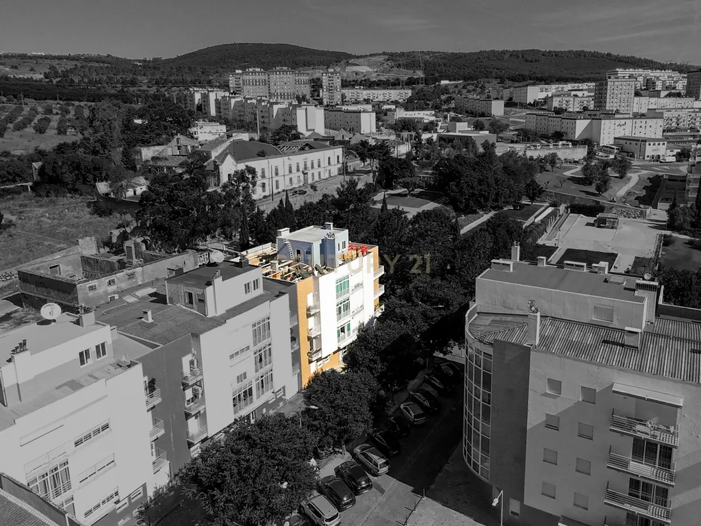 T3 com suite, lareira e BOX PRIVATIVA DE 41 m² | Quinta da Flamenga – Vialonga - Image 17