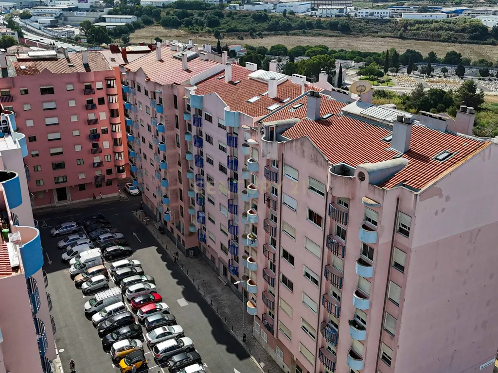 Apartamento T2 Remodelado (Agualva/Cacém) - Image 21
