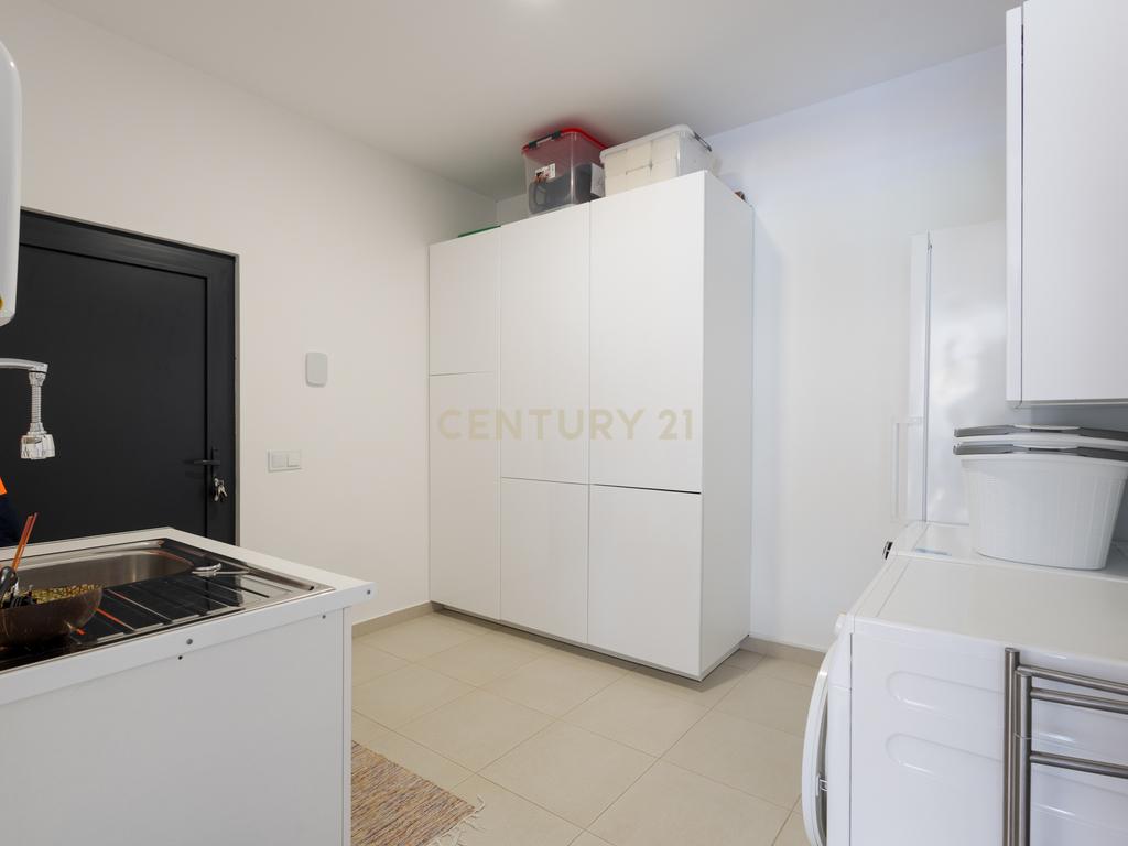 Moradia ultramoderna com 3 quartos: Vida sustentável na Costa da Prata - Image 36