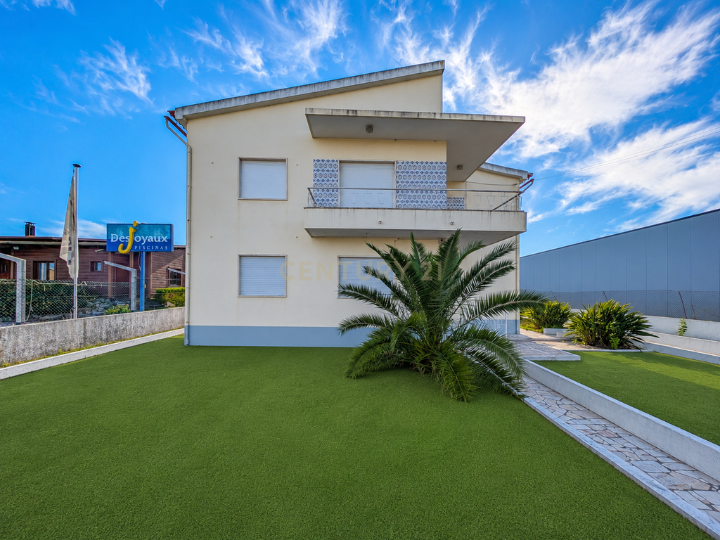 Pinhal Palmeira - Moradia Bifamiliar + Moradia T2 com Armazém em Terreno de 1.010 m² - Image 42
