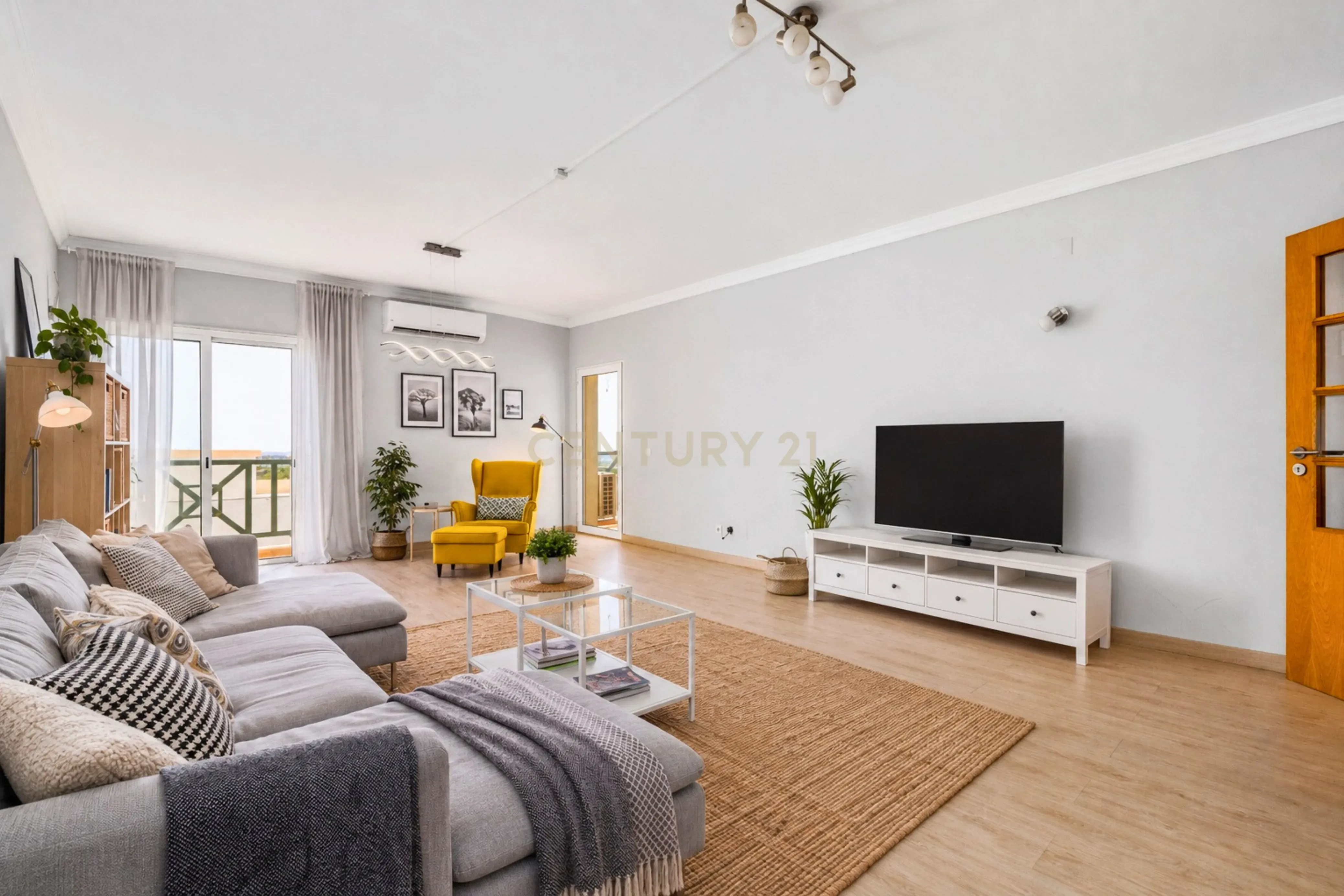 Fotografia 3 de Apartamento Morderno T4 com Vista Mar, Elevador , Garagem e 166 m² em Estoi
