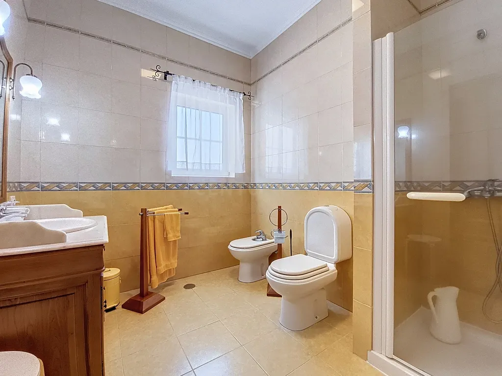 Moradia de Assinatura no Concelho do Nordeste – Exclusividade, Luz e Vistas - Image 41