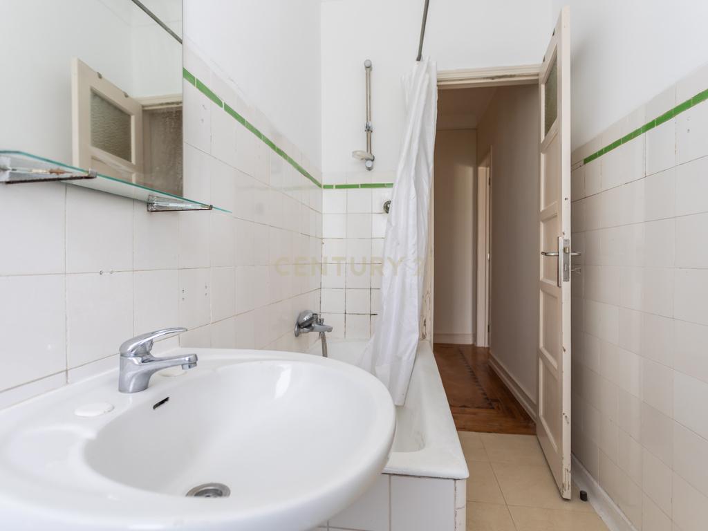 Apartamento T2 em Avenidas Novas, Lisboa  - Image 20