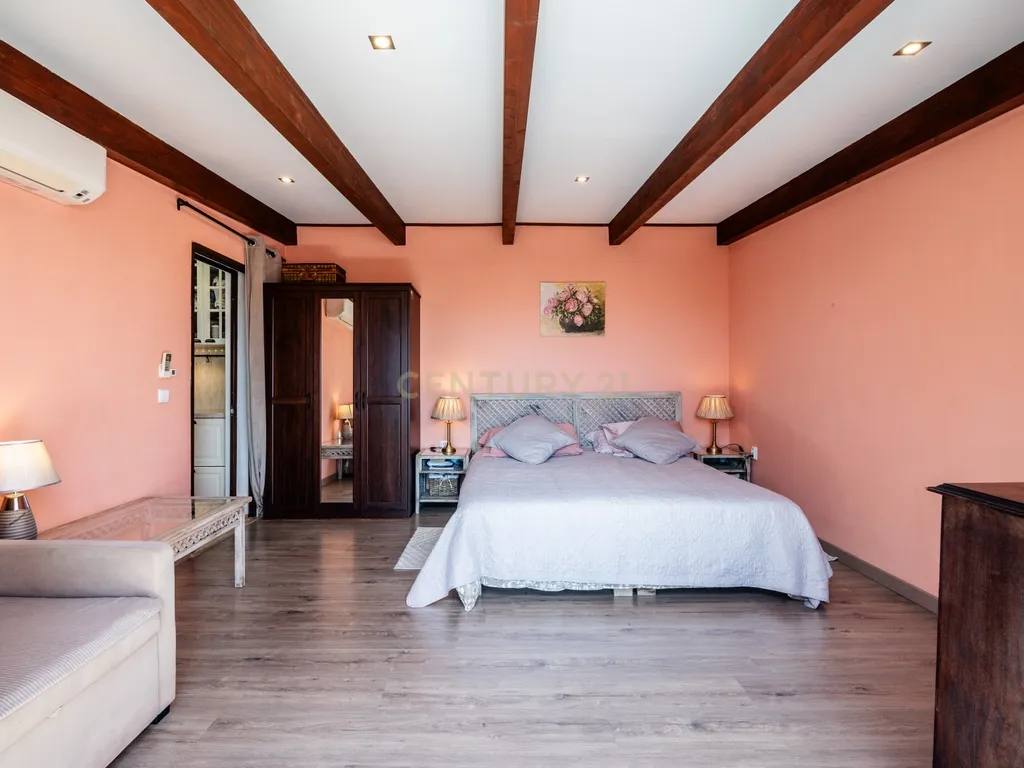 Apartamento com piscina, elevador e vista mar, no centro de Albufeira - Image 11