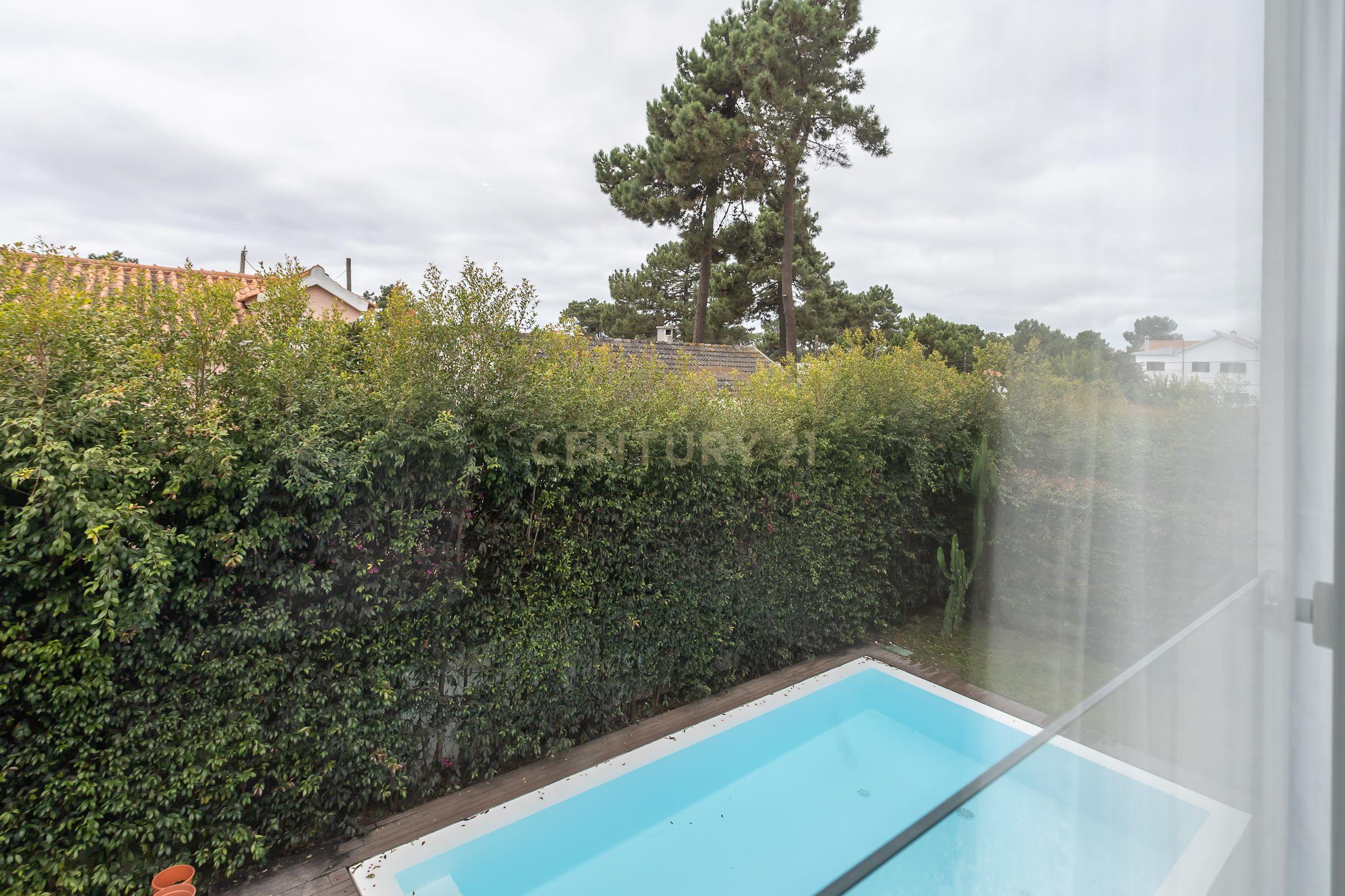 Moradia contemporânea, com piscina, no Aroeira Village, Concelho de Almada - Image 40