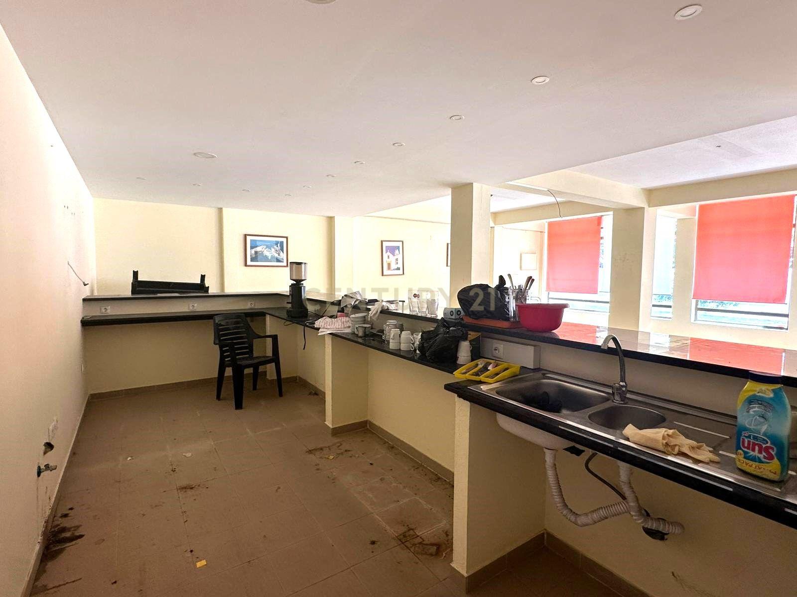 Fotografia 8 de Centro Empresarial Premium de Vilamoura | 3 Frações Comerciais | Arrendamento ou Venda
