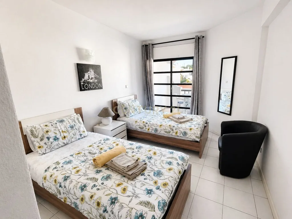 Apartamento T2 na Praia do Carvoeiro. - Image 5