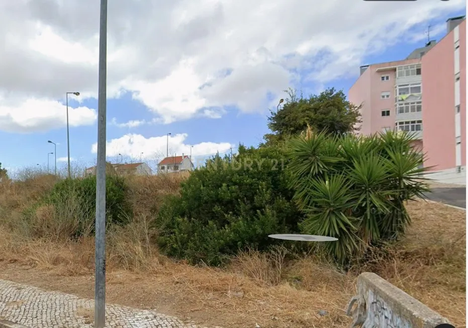 Lote terreno com área de 873,20 m2 para construção de 8 fogos - Image 8