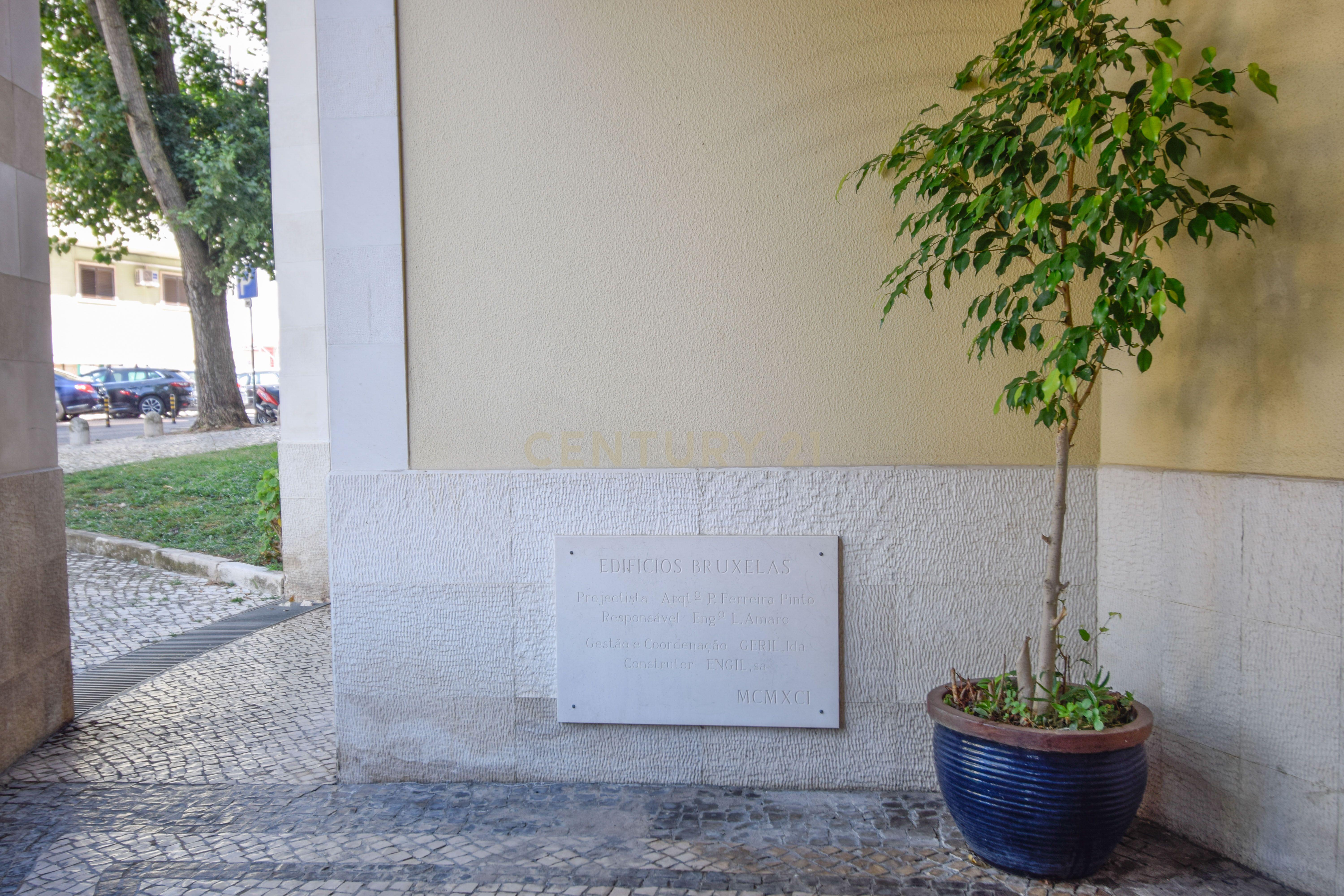 Fotografia 6 de Avenidas Novas | 162 m² | Potencial de conversão | 2 lugares de garagem