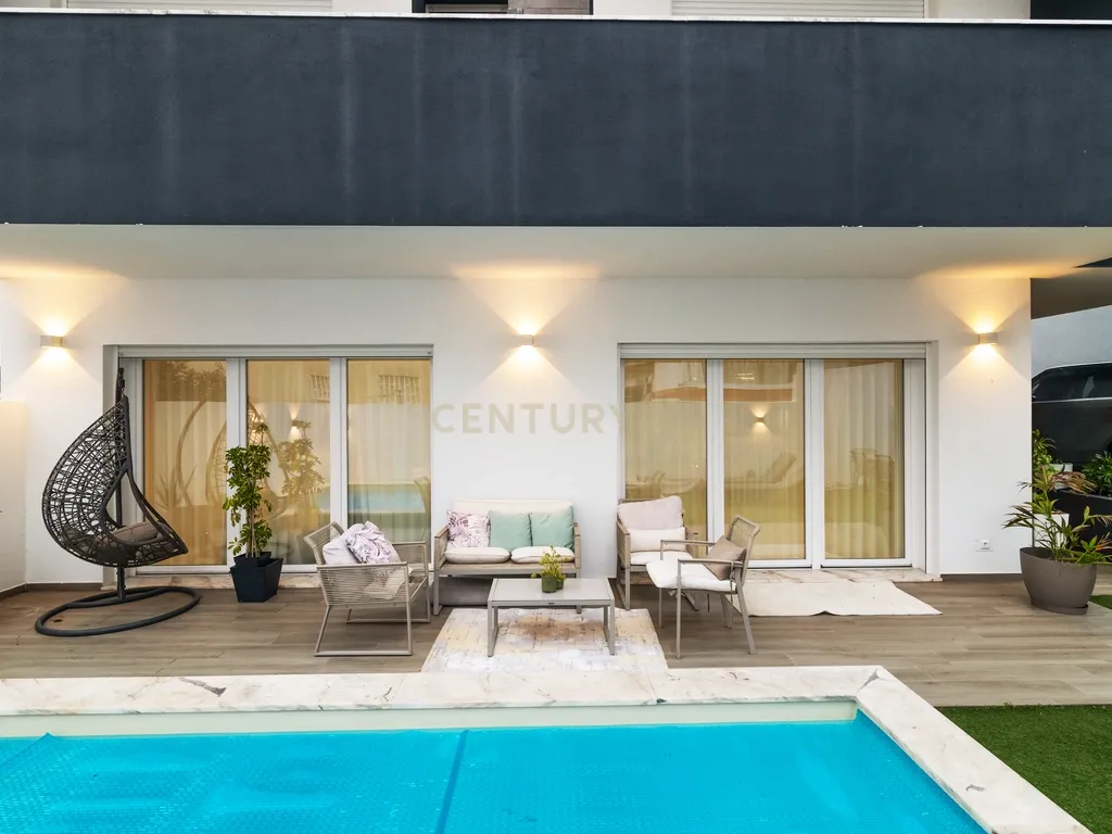 Moderna Moradia T3 em Caneças com Piscina - Image 44