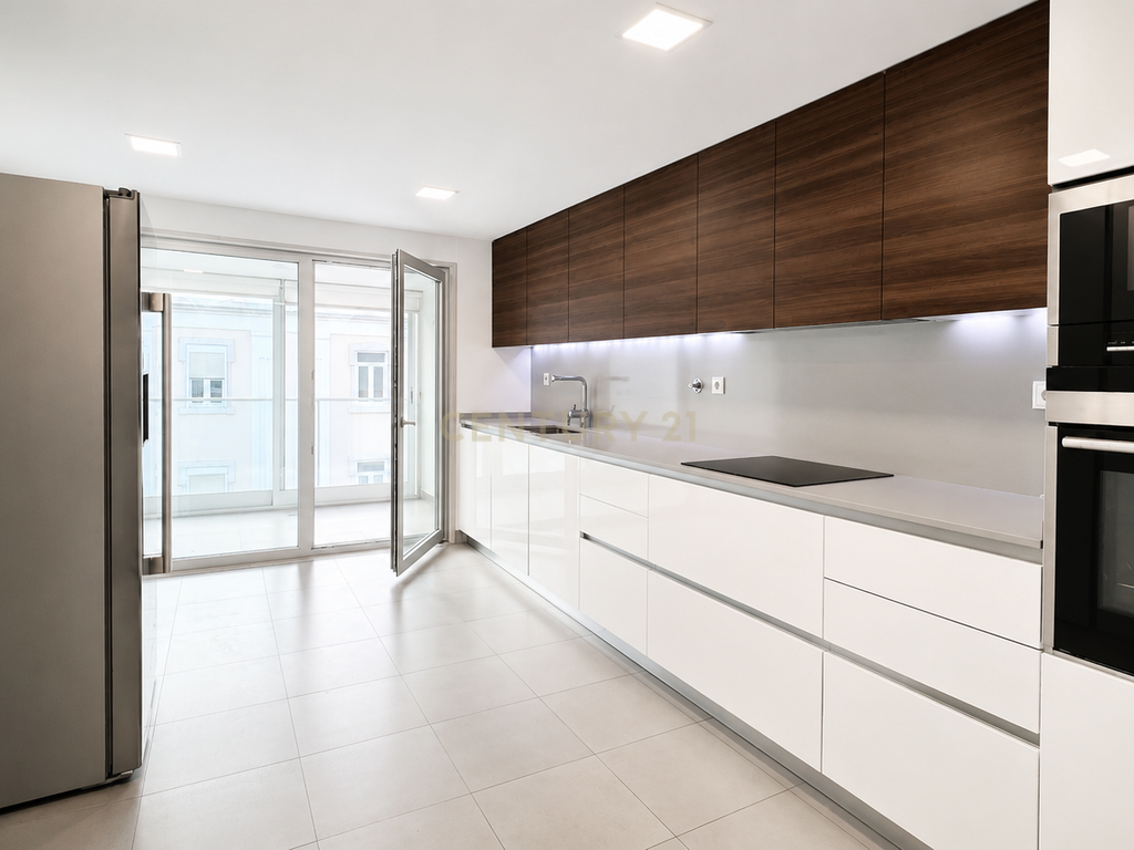 Apartamento T4 para arrendar com 280 m² e 3 estacionamentos no Campo Pequeno - Image 5