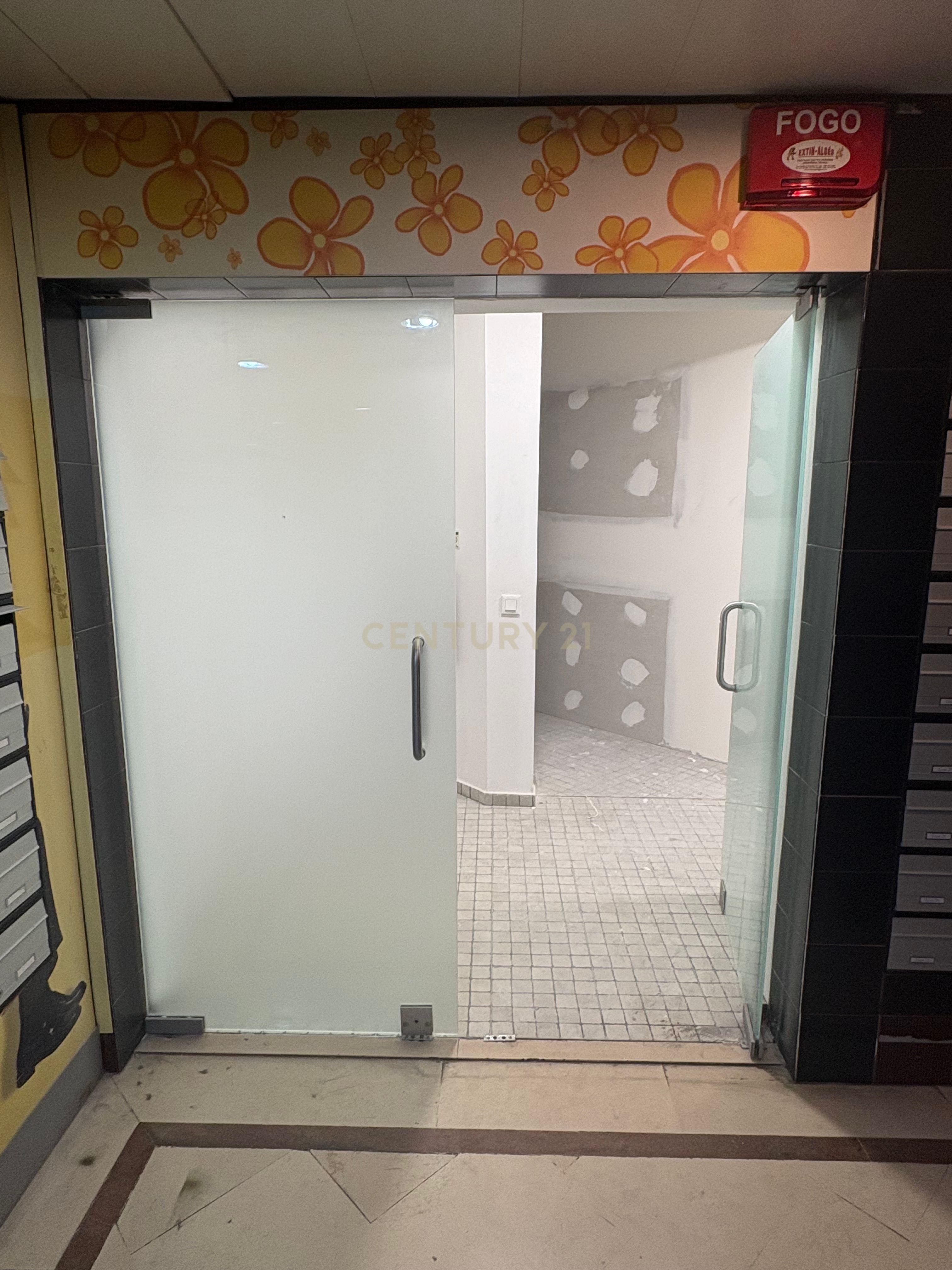 📍 Loja Remodelada no Centro Comercial Torre das Flores – Linda-a-Velha / Algés - Image 7