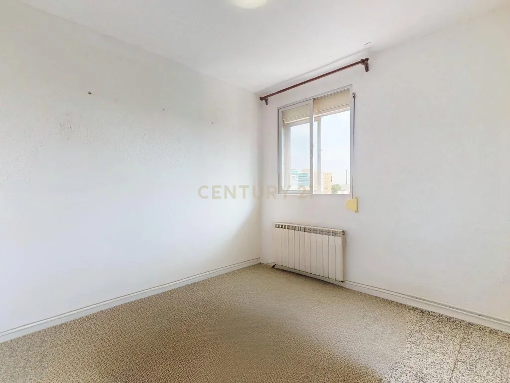 Apartamento T2 com Terraço em Madrid - Oportunidade de Recuperação - Image 22