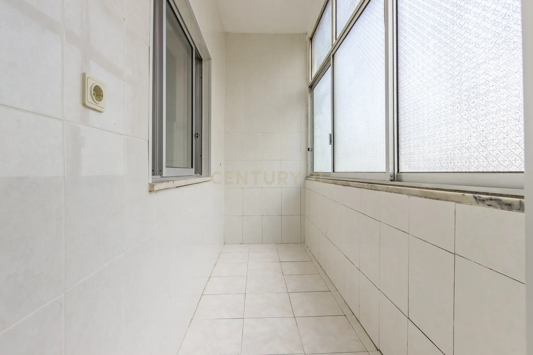 Apartamento T3 em Barreiro com Excelente Localização e Luz Natural - Image 9