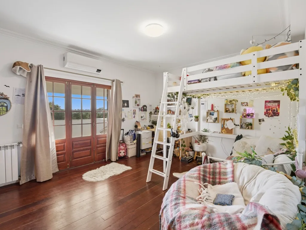 Quinta de Charme em Palmela – Renovada, Espaçosa e Pronta a Viver - Image 23