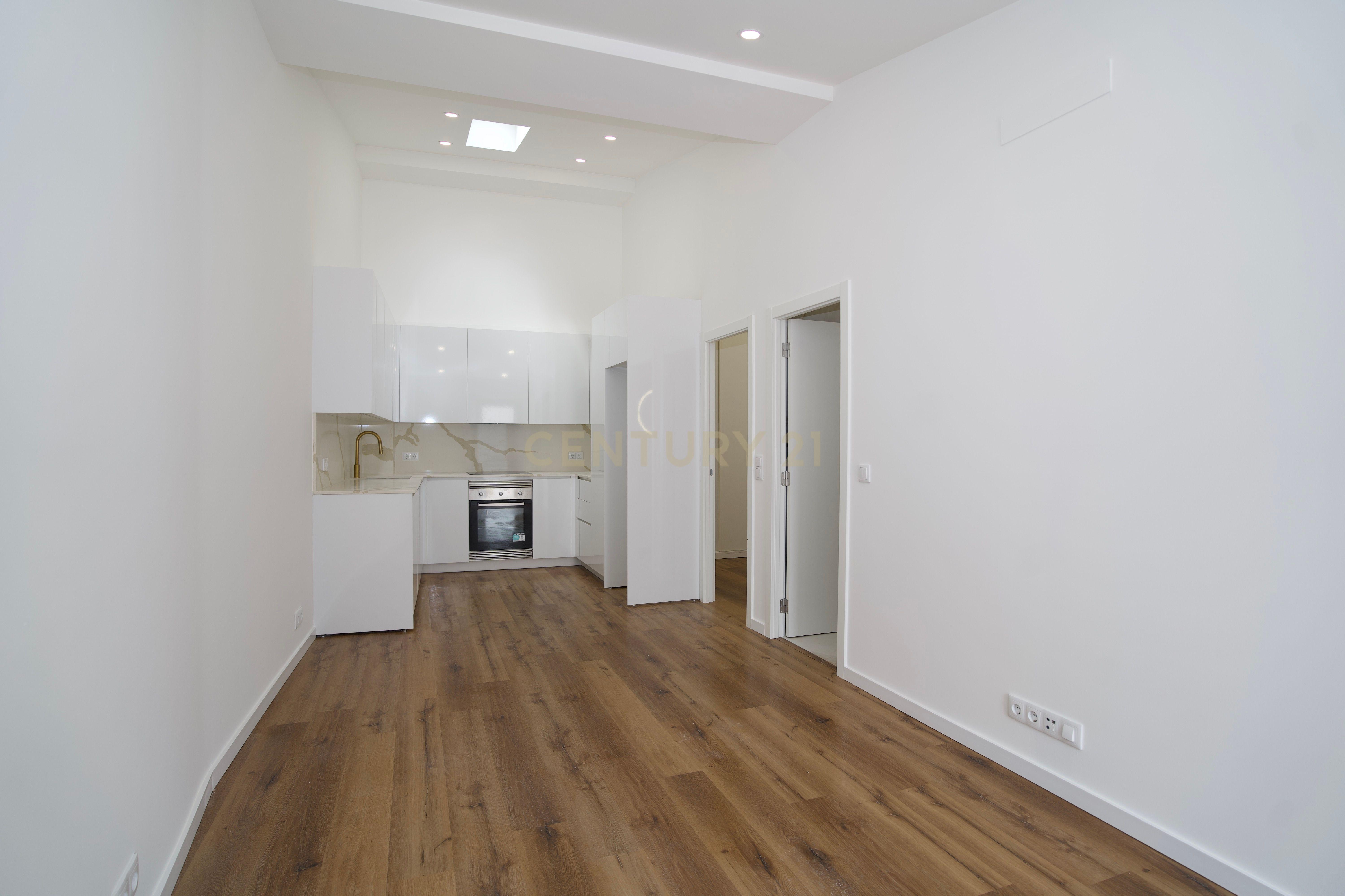 Fotografia 10 de Moradia totalmente remodelada em Santa Cruz- Póvoa de Penafirme – A 5 minutos das Praias!