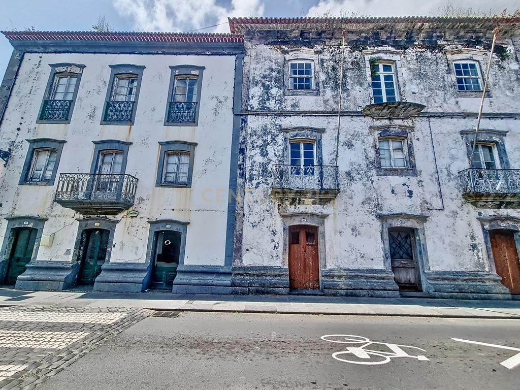 Duas Casas Antigas na Cidade da Ribeira Grande, Ilha de São Miguel - Oportunidade Única! - Image 2