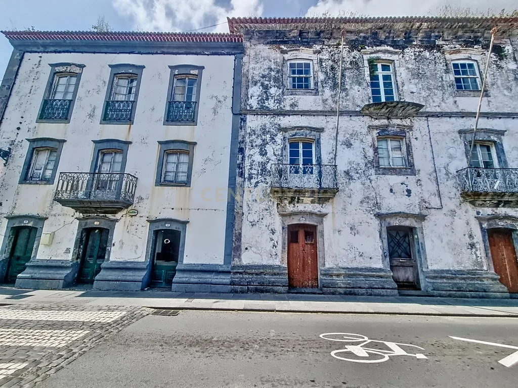 Duas Casas Antigas na Cidade da Ribeira Grande, Ilha de São Miguel - Oportunidade Única! - Image 2