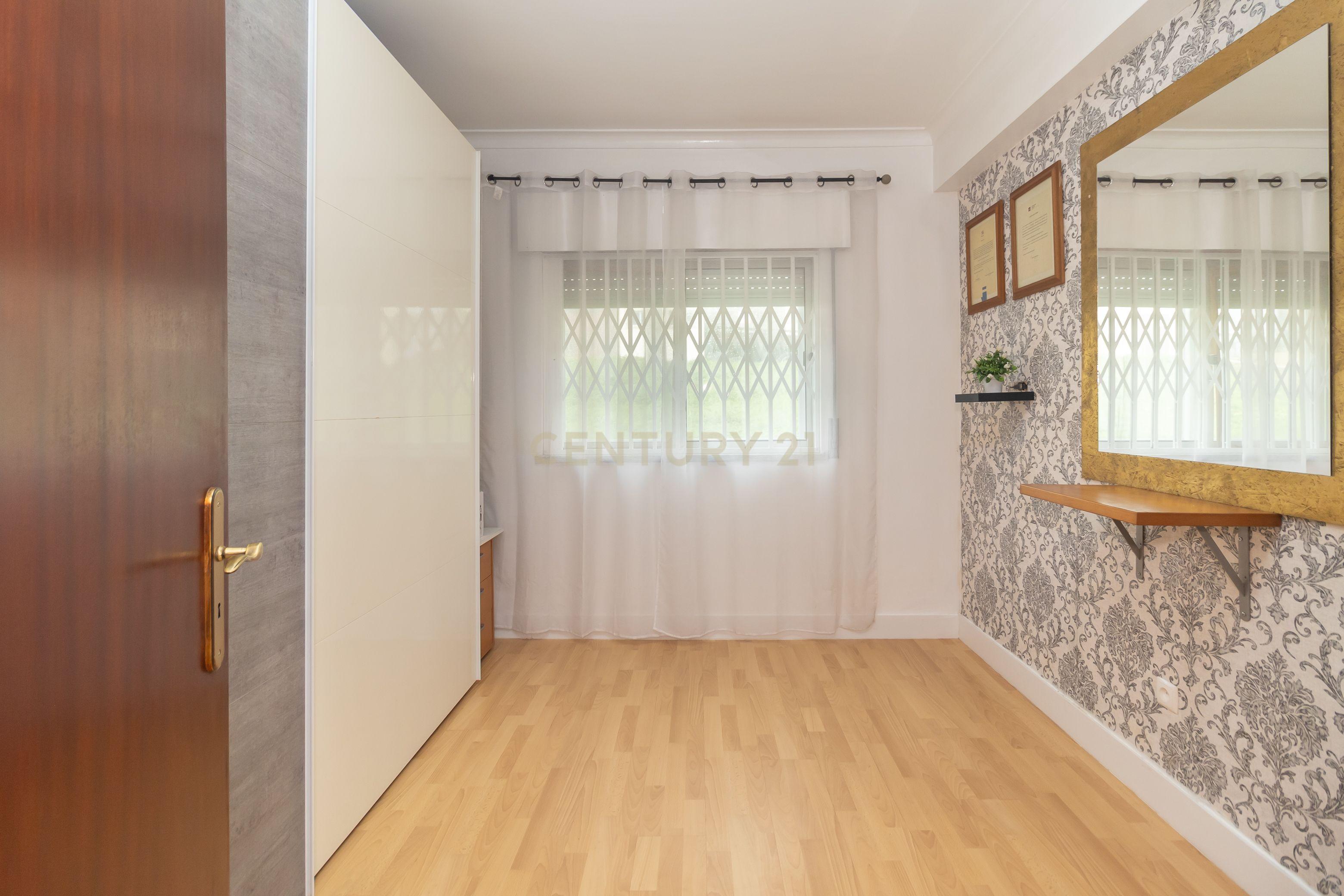 Apartamento T3 c/ 2WC em Vale Flores (RESERVADO) - Image 23