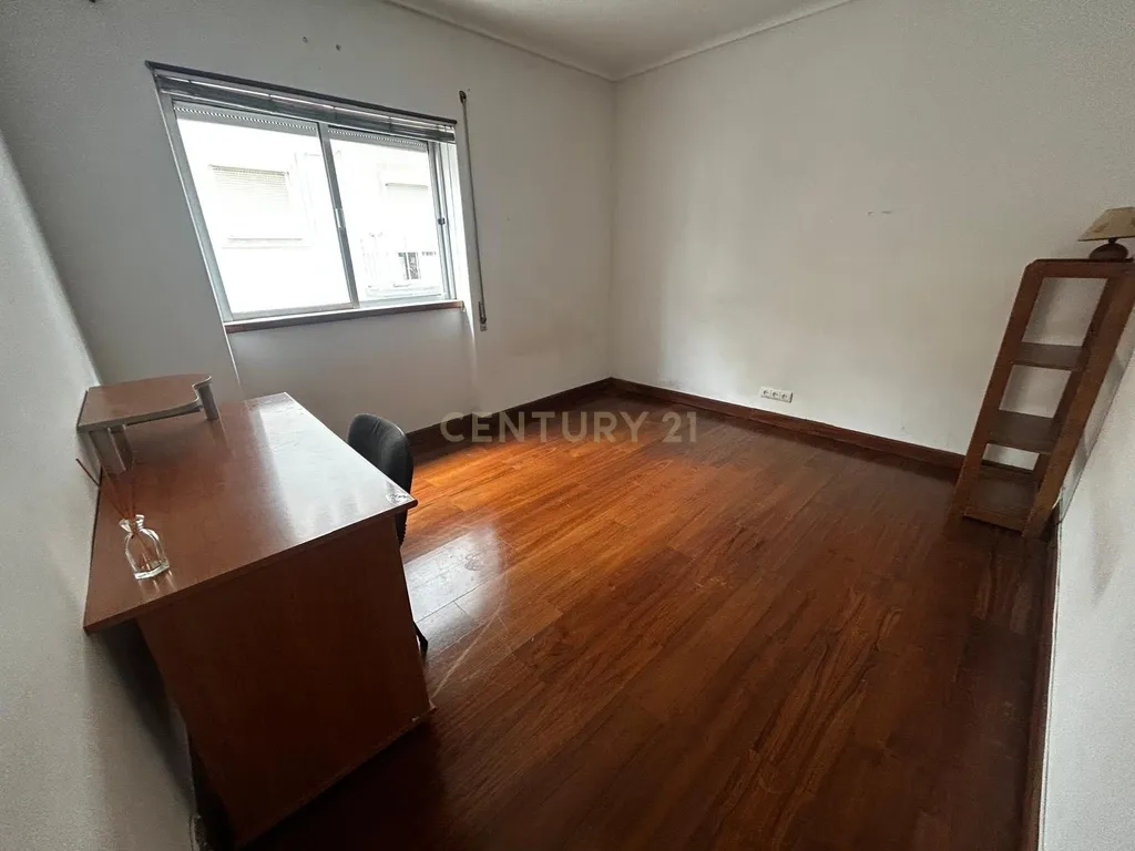 T2 Celas - Image 10