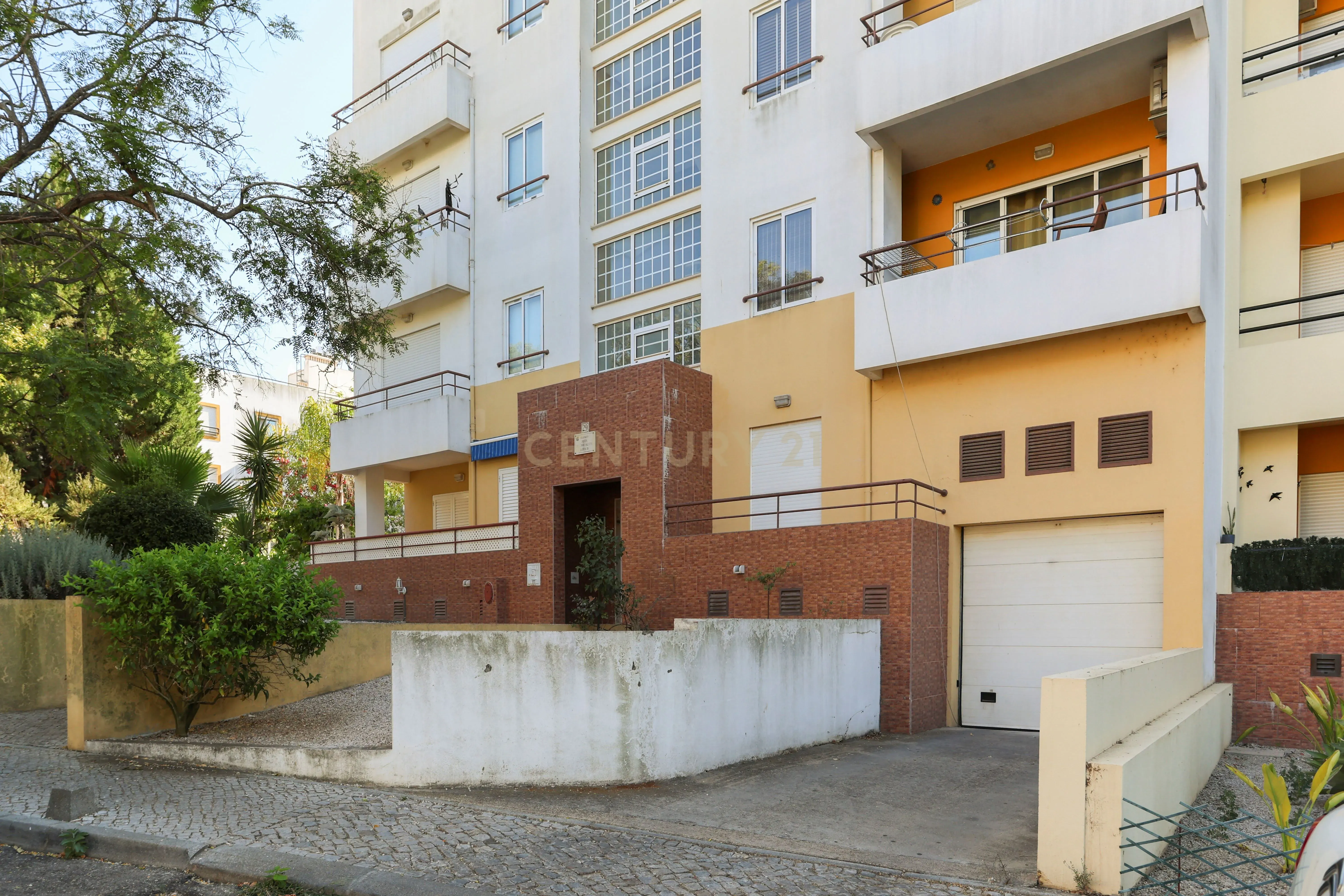 Urbanização Mato Santo Espirito - Apartamento T2 - Image 1