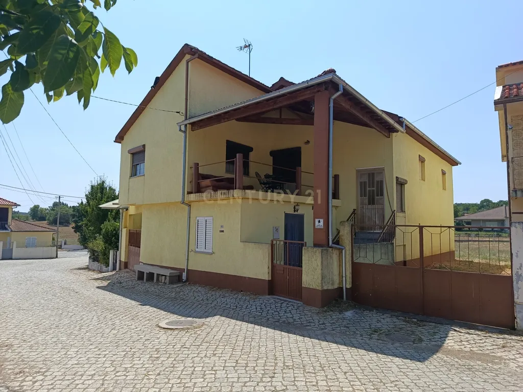 Moradia T4 com Terreno - Salsas - Bragança - Image 2